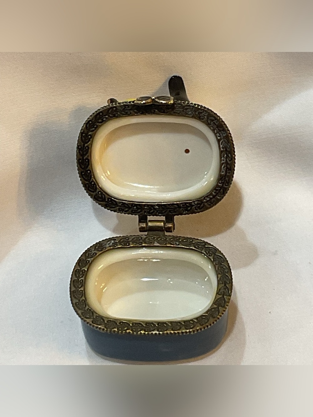 TWO Mini Ceramic Keepsake Boxes-Cola & Tea Set - Picture 5 of 9
